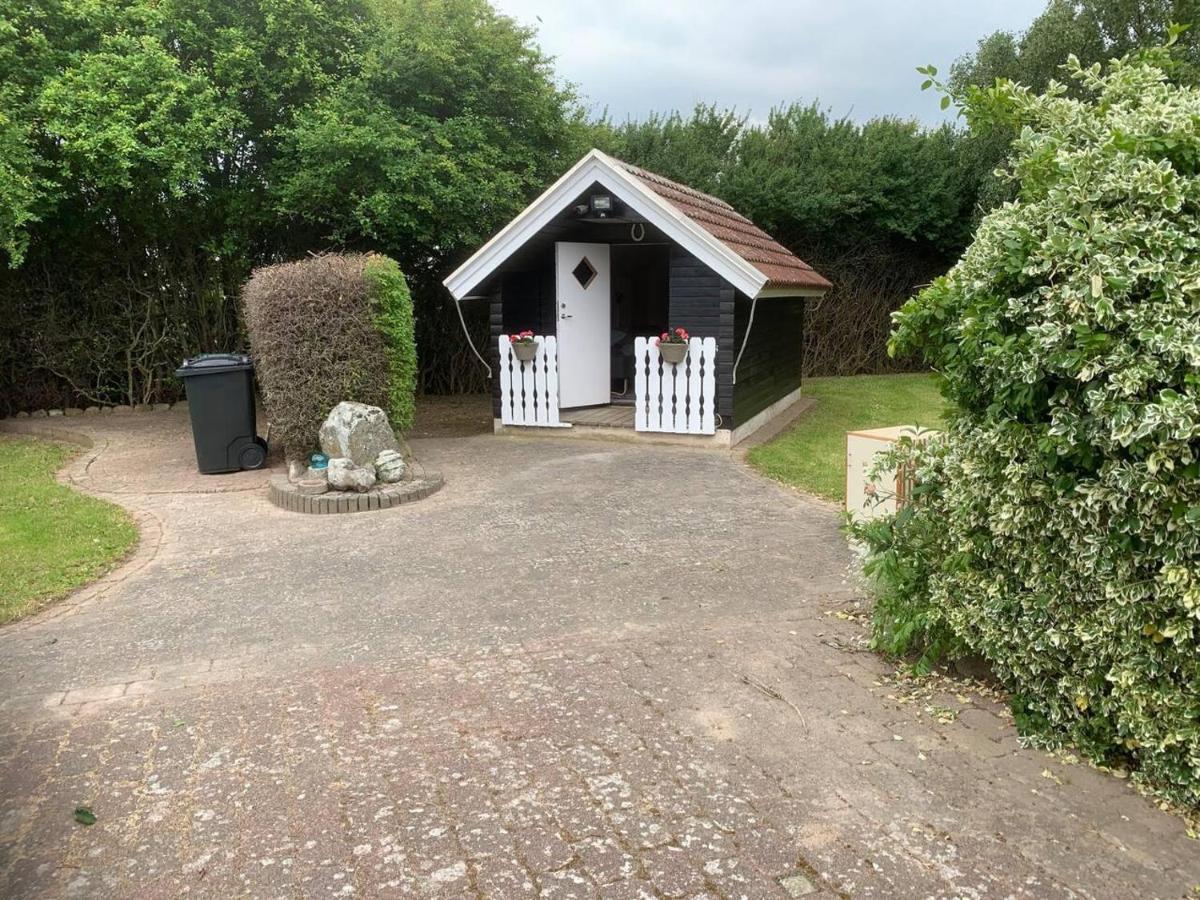 Idestrup Stunning Romantik Cabin Close To Baltic Sea 빌라 외부 사진