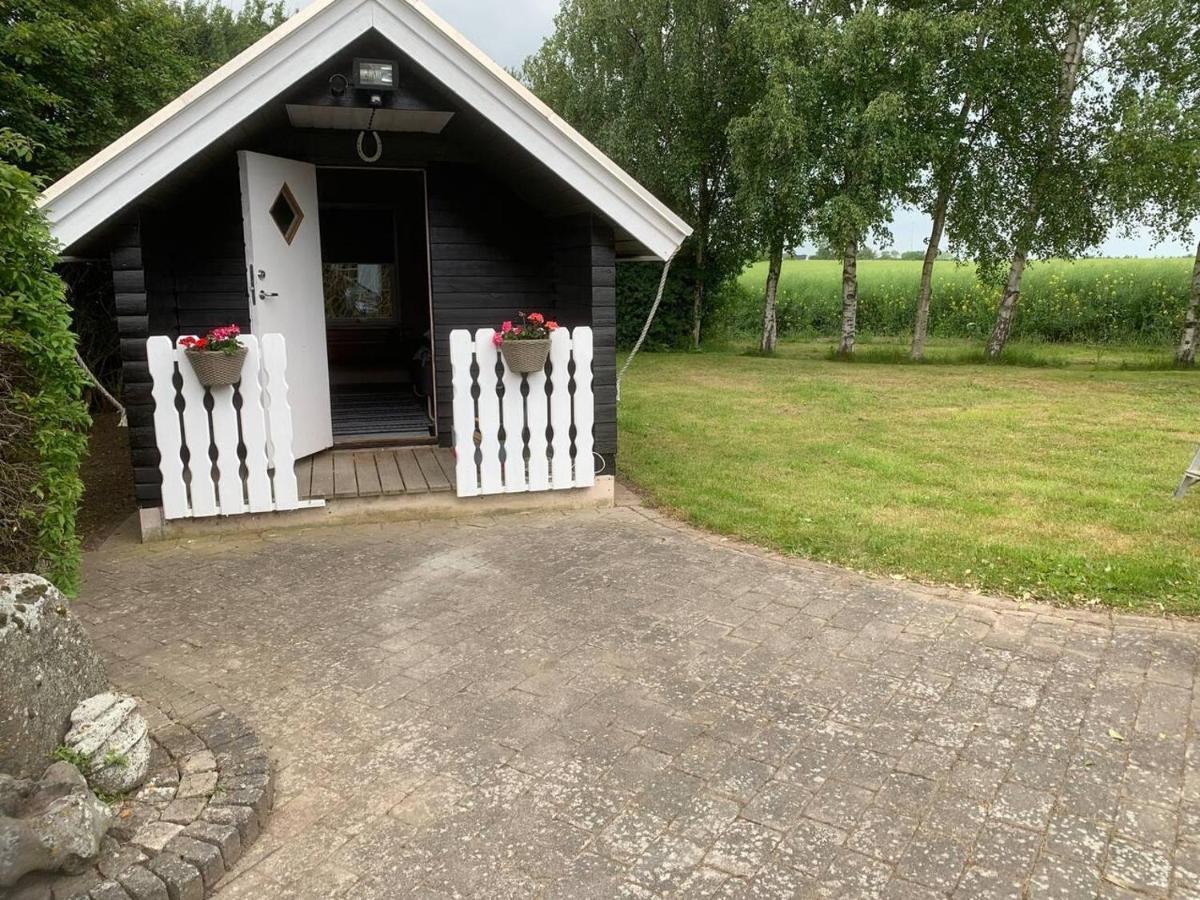 Idestrup Stunning Romantik Cabin Close To Baltic Sea 빌라 외부 사진